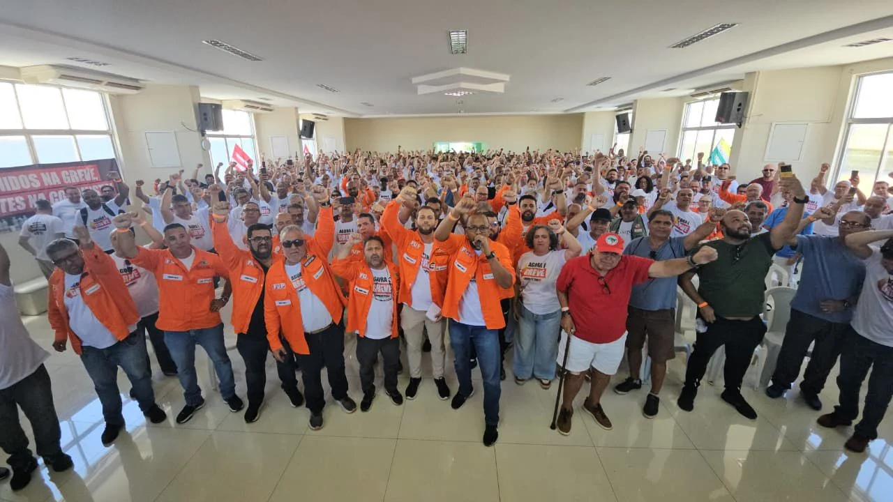 Petroleiros encerram greve em parte do país