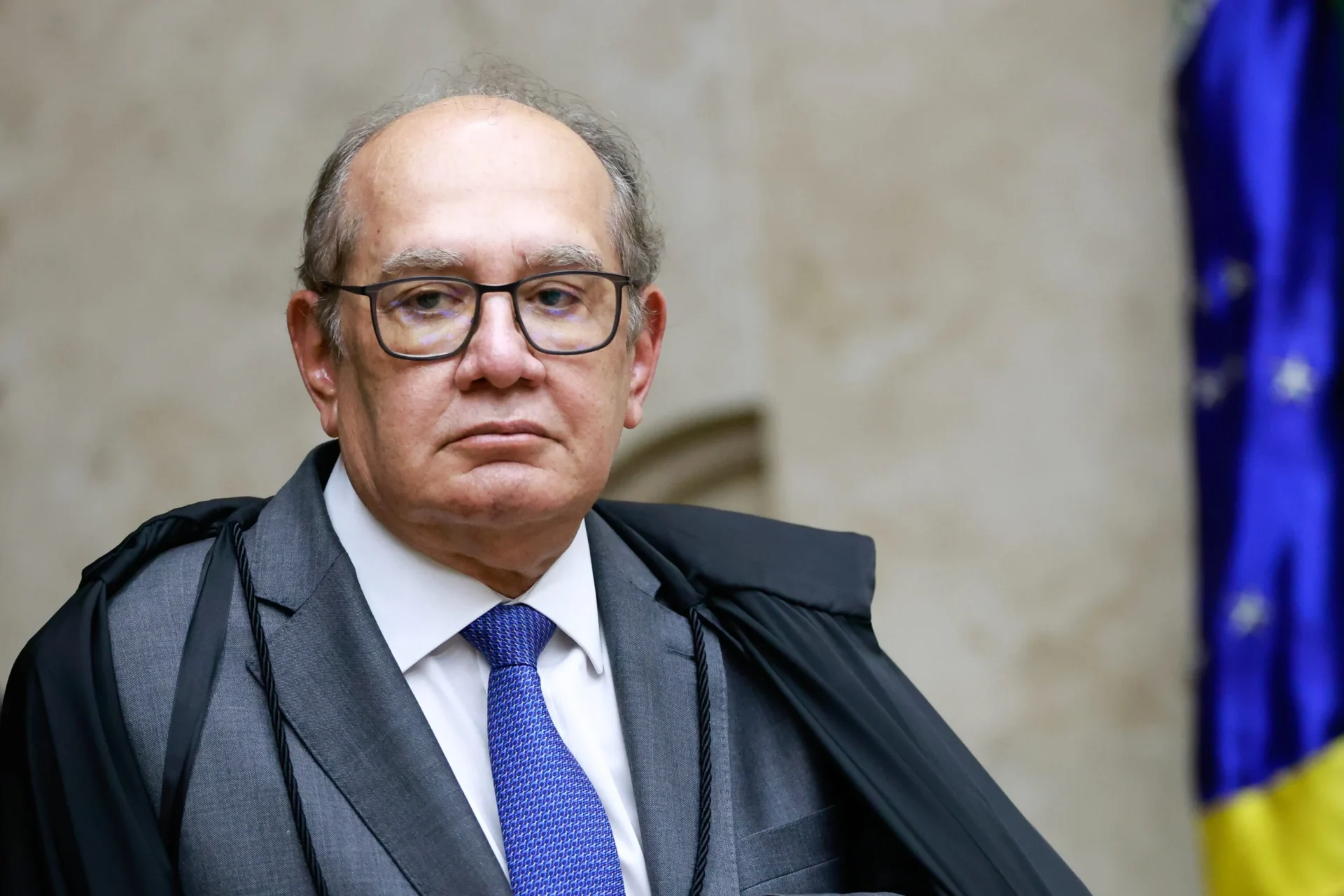 Causa espécie que relator tenha esquecido de indiciar seus colegas de milícia, diz Gilmar