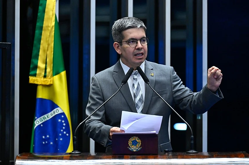 Senado aprova PL que reduz incentivos fiscais e amplia tributação para bets e fintechs
