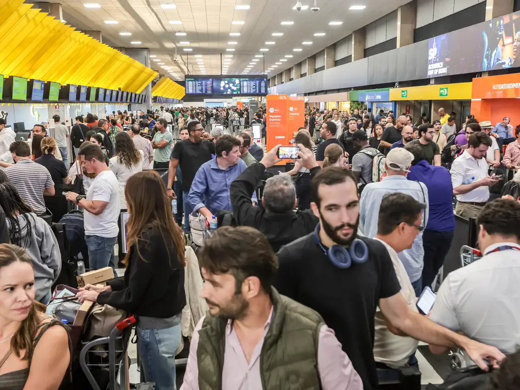Voo atrasado ou cancelado? Saiba quais são seus direitos