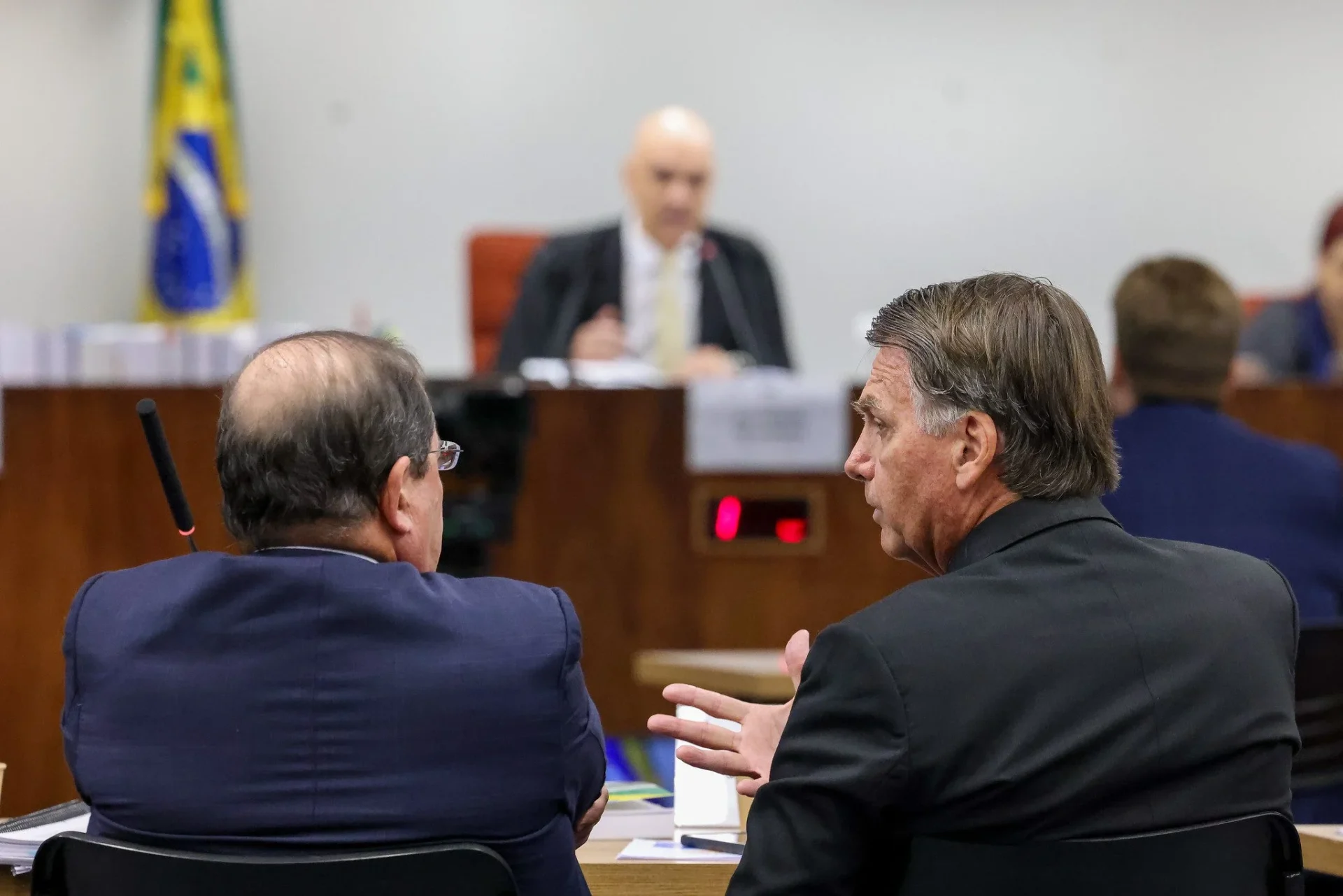 Defesa entra com novo recurso e tenta levar condenação de Bolsonaro ao plenário do STF
