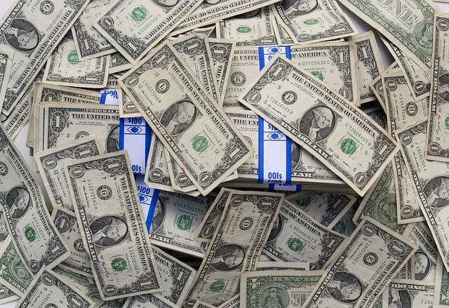 Déficit das contas externas atinge US$ 68,8 bi em 2025, maior valor em 11 anos