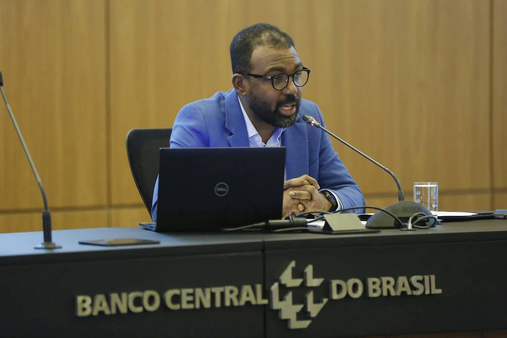 Master só tinha R$ 4 milhões em caixa antes da liquidação, diz diretor do BC à PF