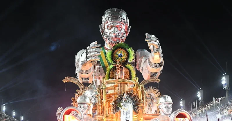 Com homenagem a Lula, Acadêmicos de Niterói abre o primeiro dia de desfile; veja fotos