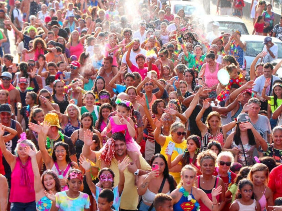 Itanhaém divulga programação do Carnaval com desfiles e blocos de rua