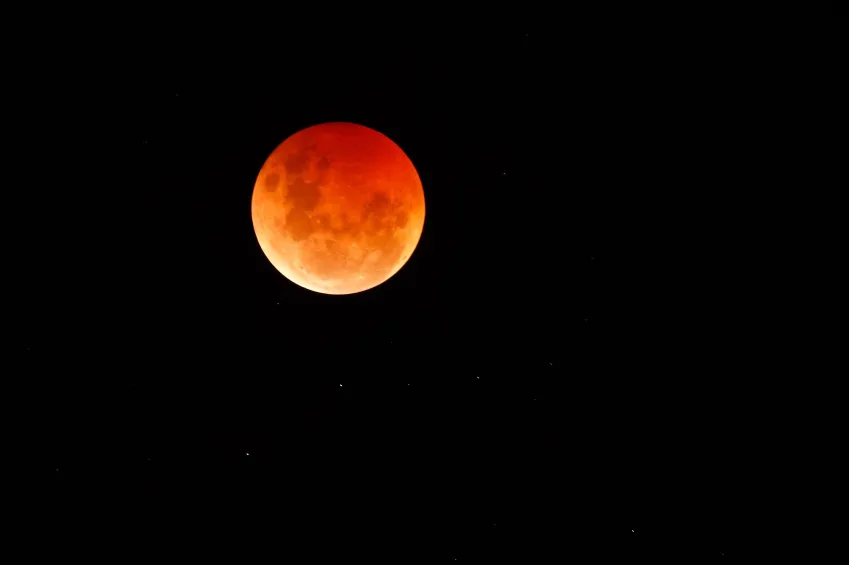 ‘Lua de Sangue’: eclipse lunar total ocorrerá na próxima semana; entenda