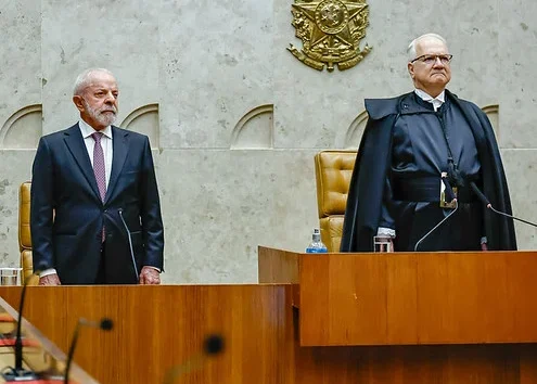 Lula volta a defender mandato para ministros do STF