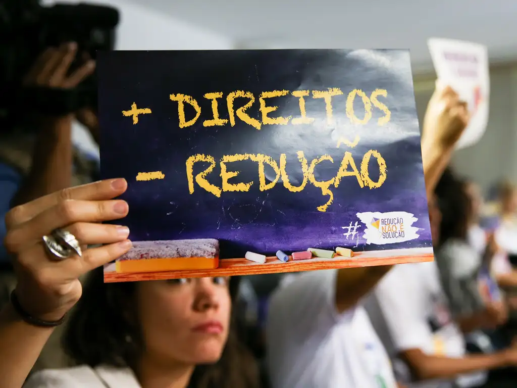 Motta cria comissão para analisar PEC que reduz maioridade penal