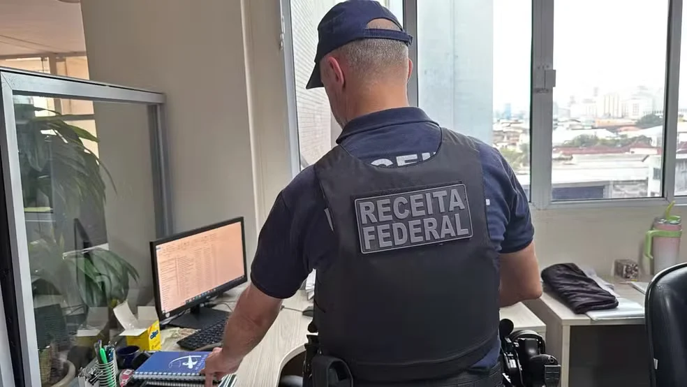 Receita vê indícios de que servidor entregou dados sigilosos a terceiros