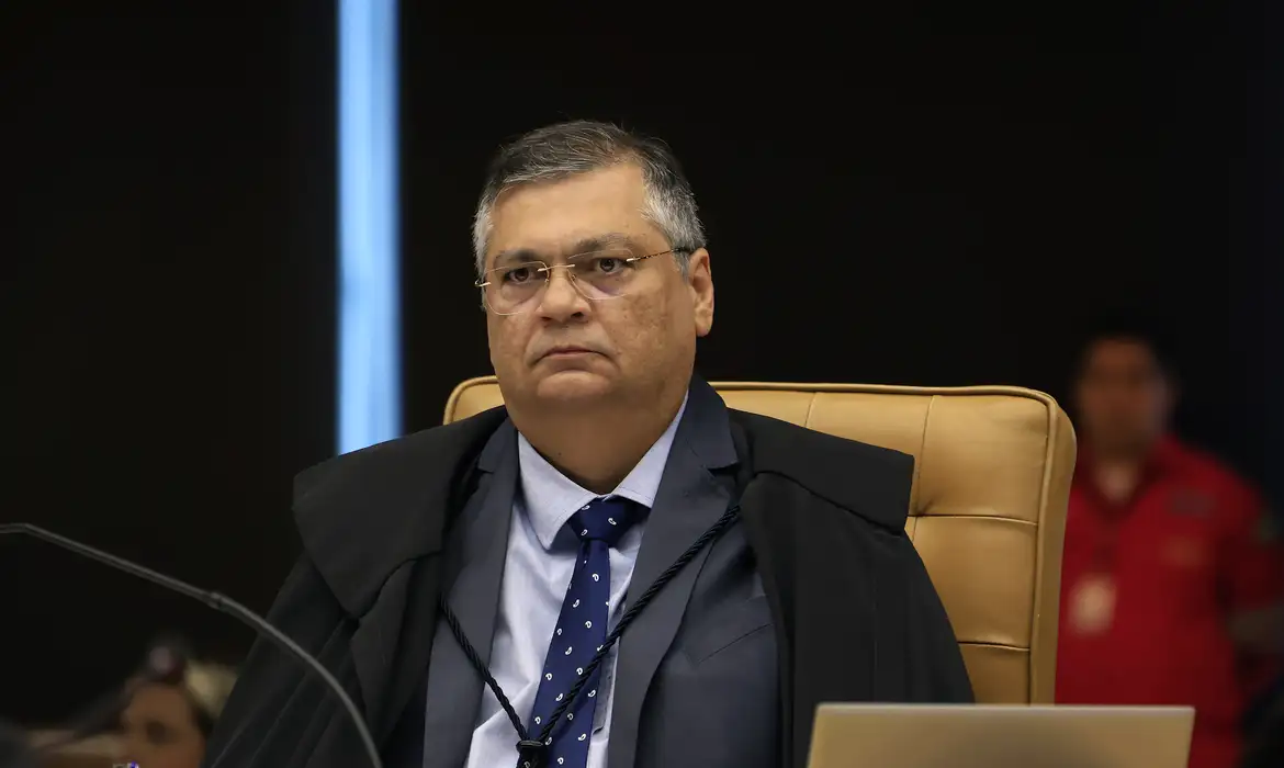 STF tende a confirmar liminar de Flávio Dino contra penduricalhos no serviço público