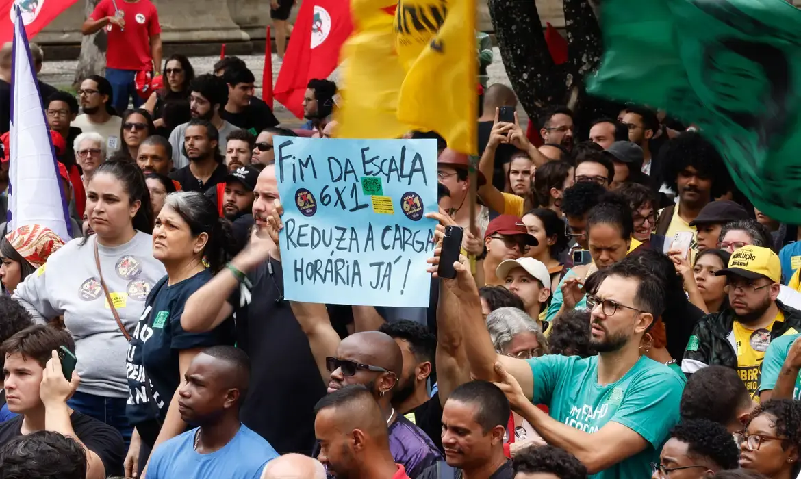 Estudo desconstrói argumentos contra fim da 6×1 e aponta mais empregos e crescimento do PIB