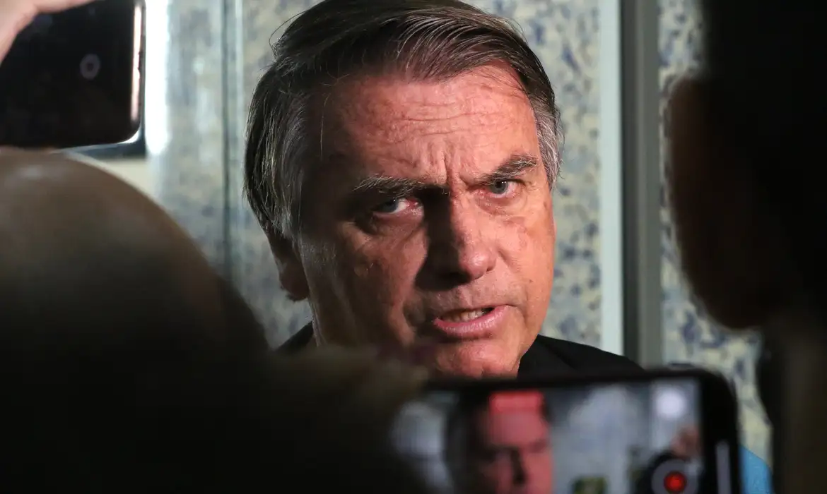 Defesa diz que Bolsonaro não tinha conhecimento sobre vídeo