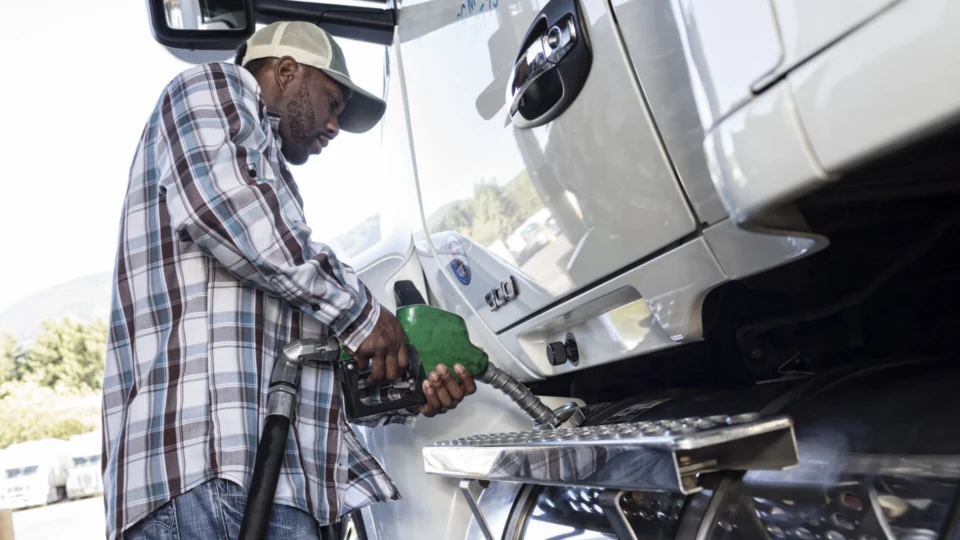 Estados se recusam a reduzir ICMS do diesel para conter preço nos postos