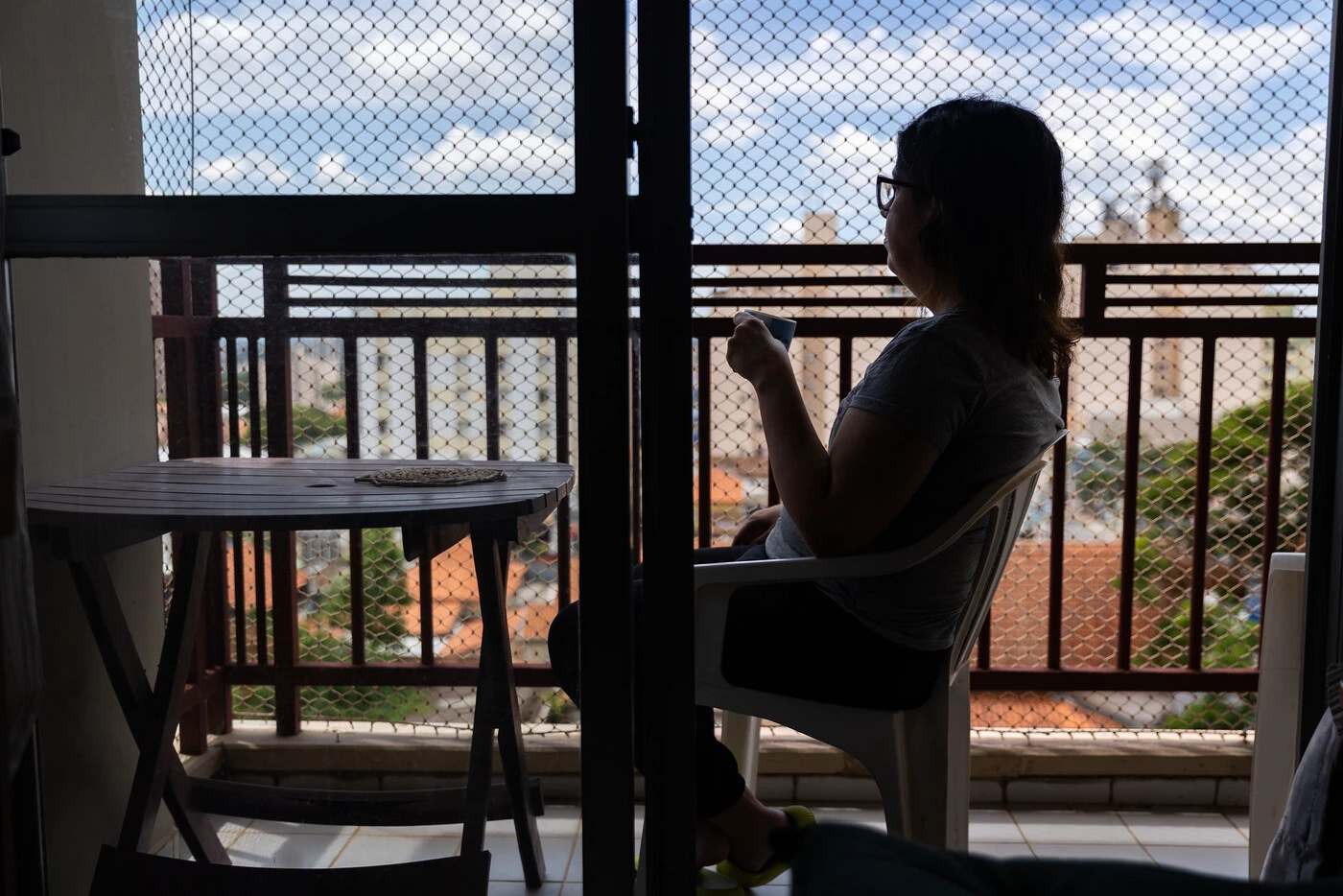 INSS perdeu 56% dos servidores e lida com onda de burnout enquanto fila de pedidos explode