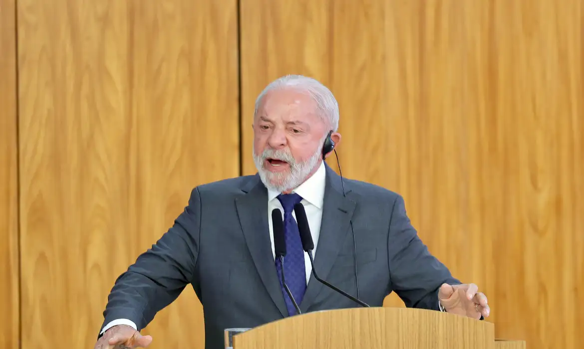 Lula reúne cúpula institucional em encontro reservado após pressão militar sobre STF
