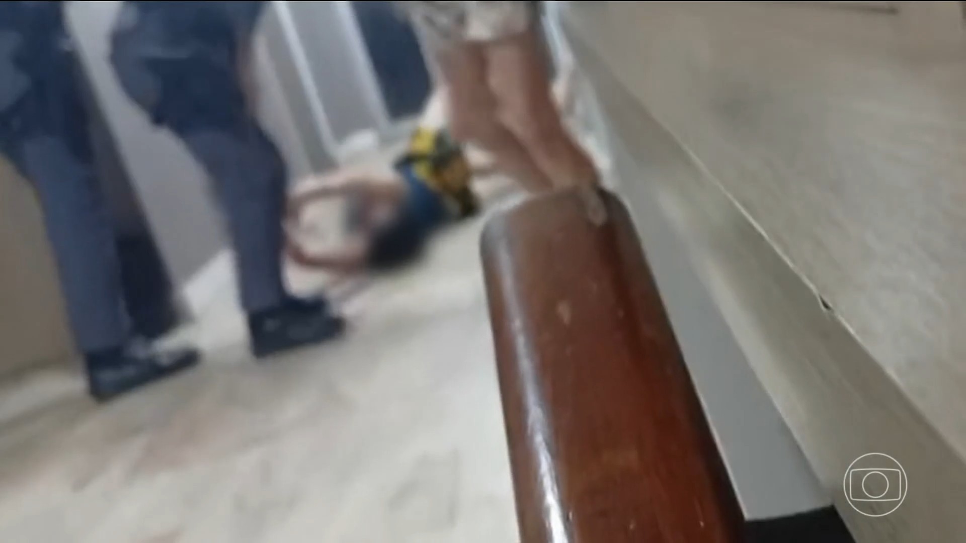PM instaura inquérito para apurar abuso de autoridade de policial que chutou mulher no litoral de SP
