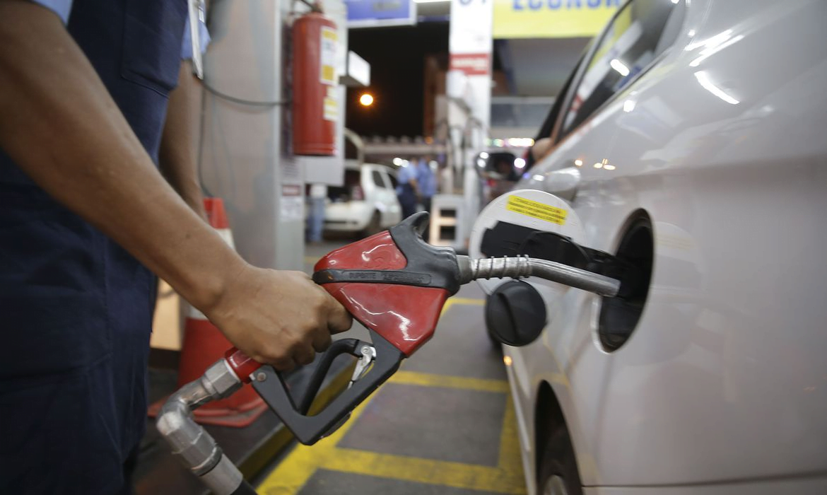 Postos de combustíveis elevam margens de lucro em 70%
