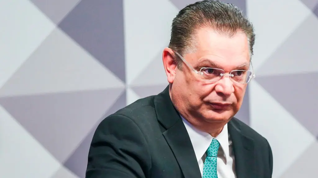 Sóstenes e outros dois deputados do PL são ‘laranjas’ de Valdemar em emendas, diz jornal