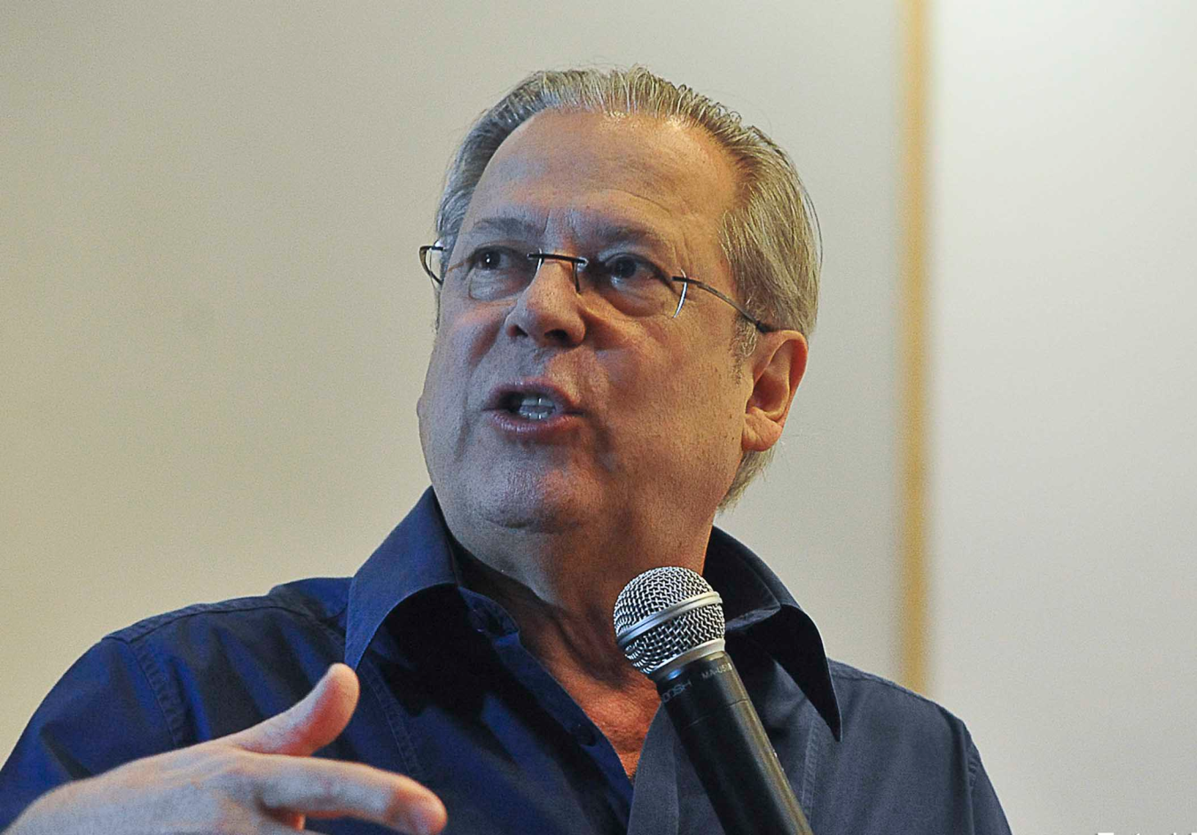 Dirceu elogia propostas de Dino publicadas no ICL e defende reforma do Judiciário