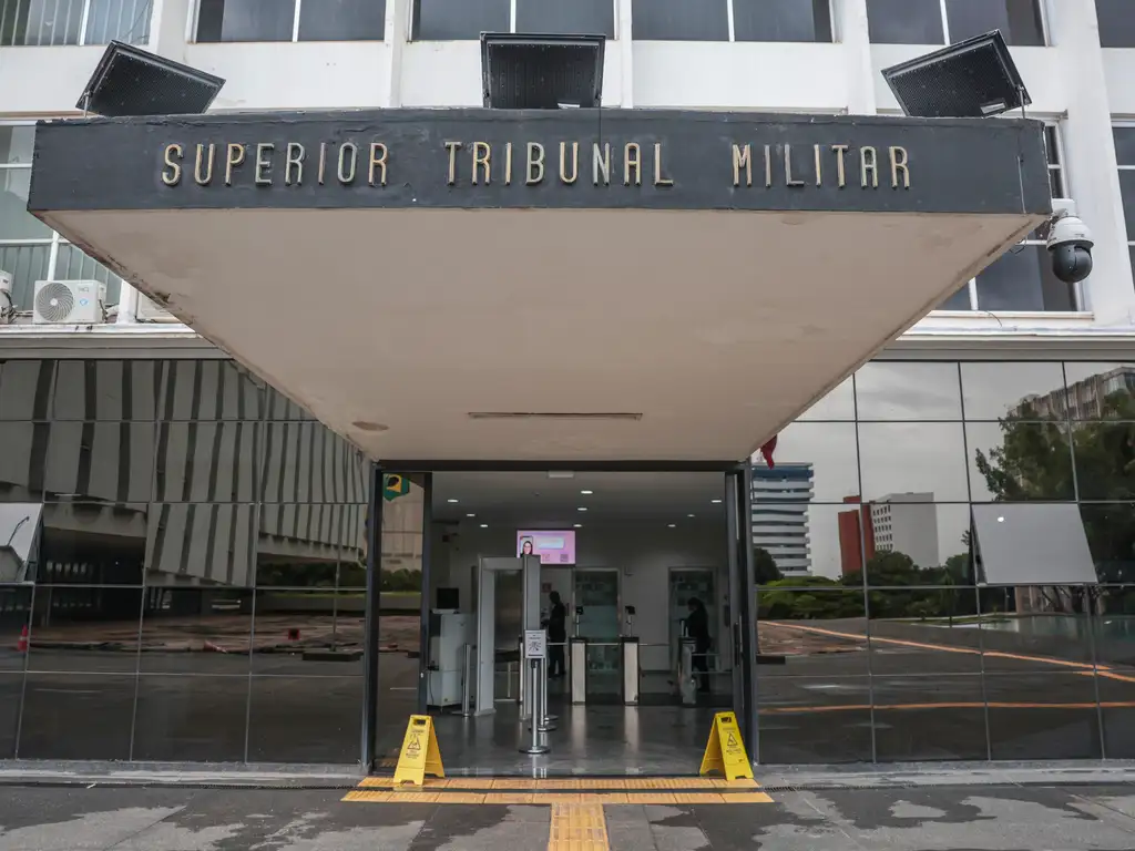 STM amplia verba fora do teto em meio a cerco do STF