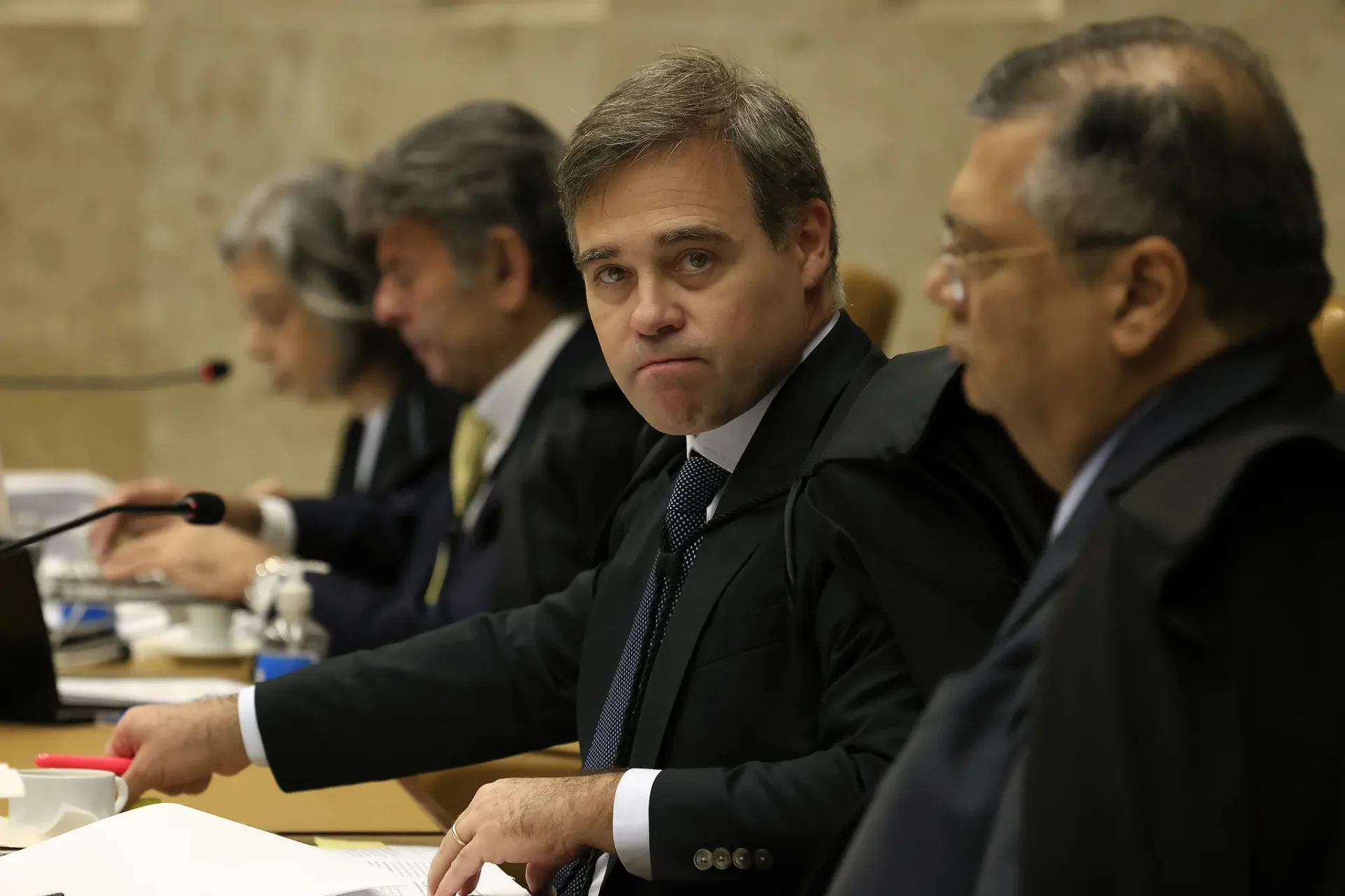 MEC destrava 149 pedidos de credenciamento após liberar instituto de André Mendonça