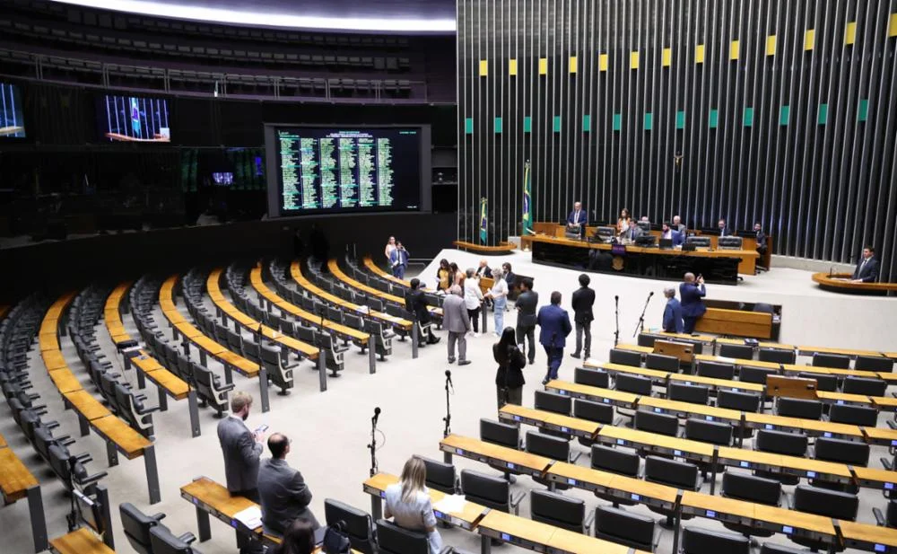 Câmara concentra votações em feminicídio e Defesa