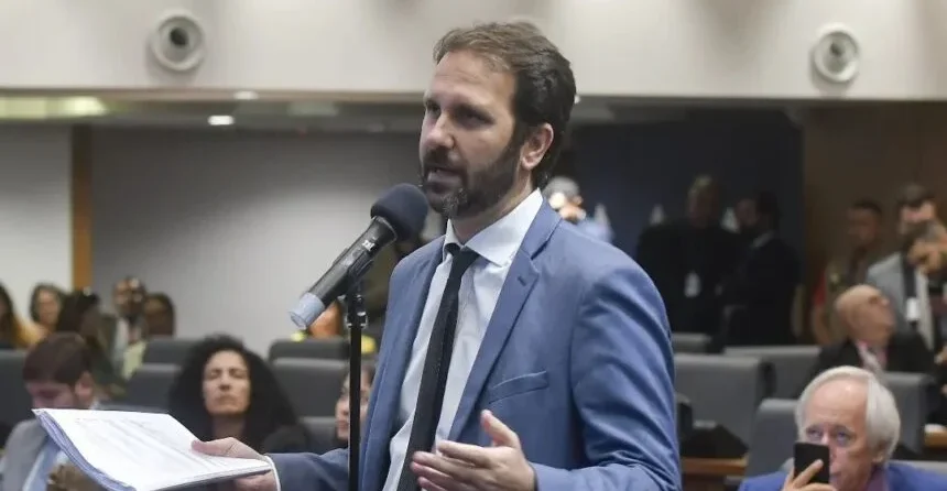 Deputado protocola CPI do Banco Master na Alerj