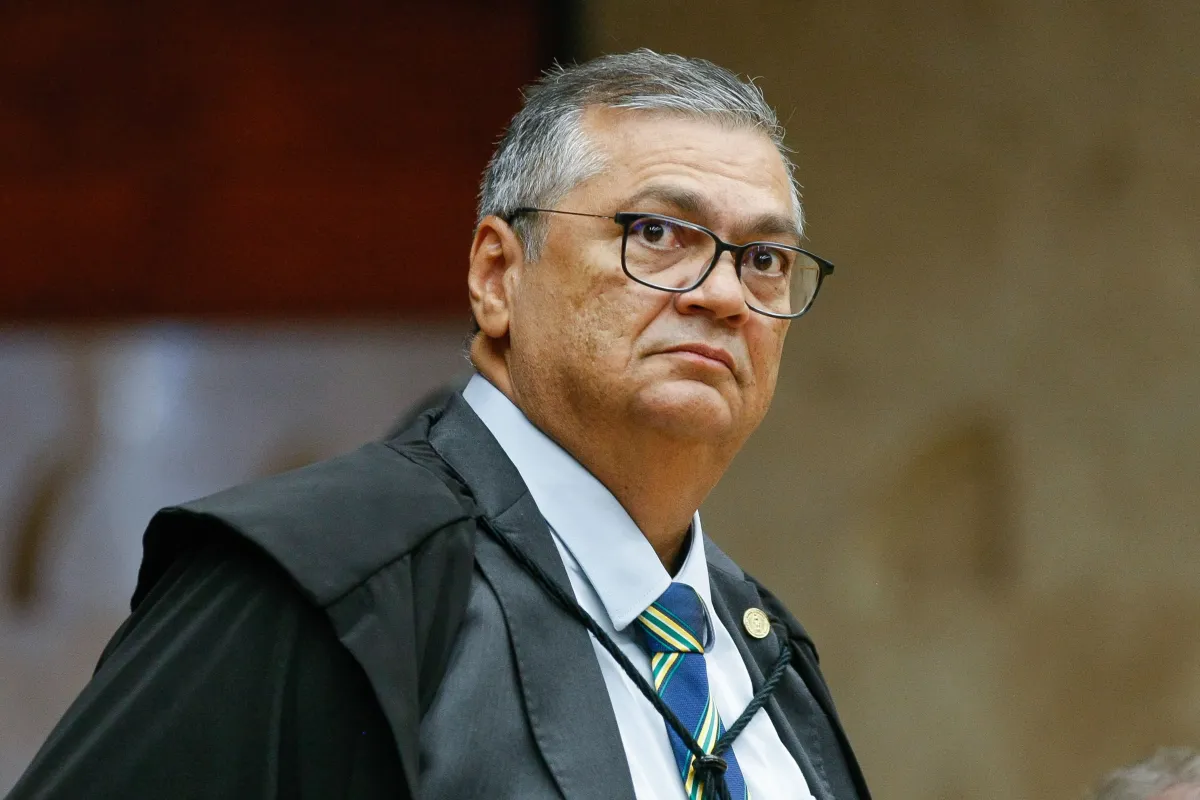 Dino vetou aposentadoria compulsória não estendida, diz AGU