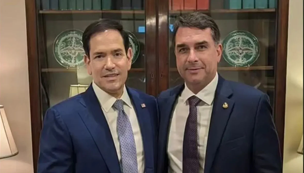 Rubio responde Flávio Bolsonaro e diz que vai manter tarifaço, que foi pedido por Eduardo
