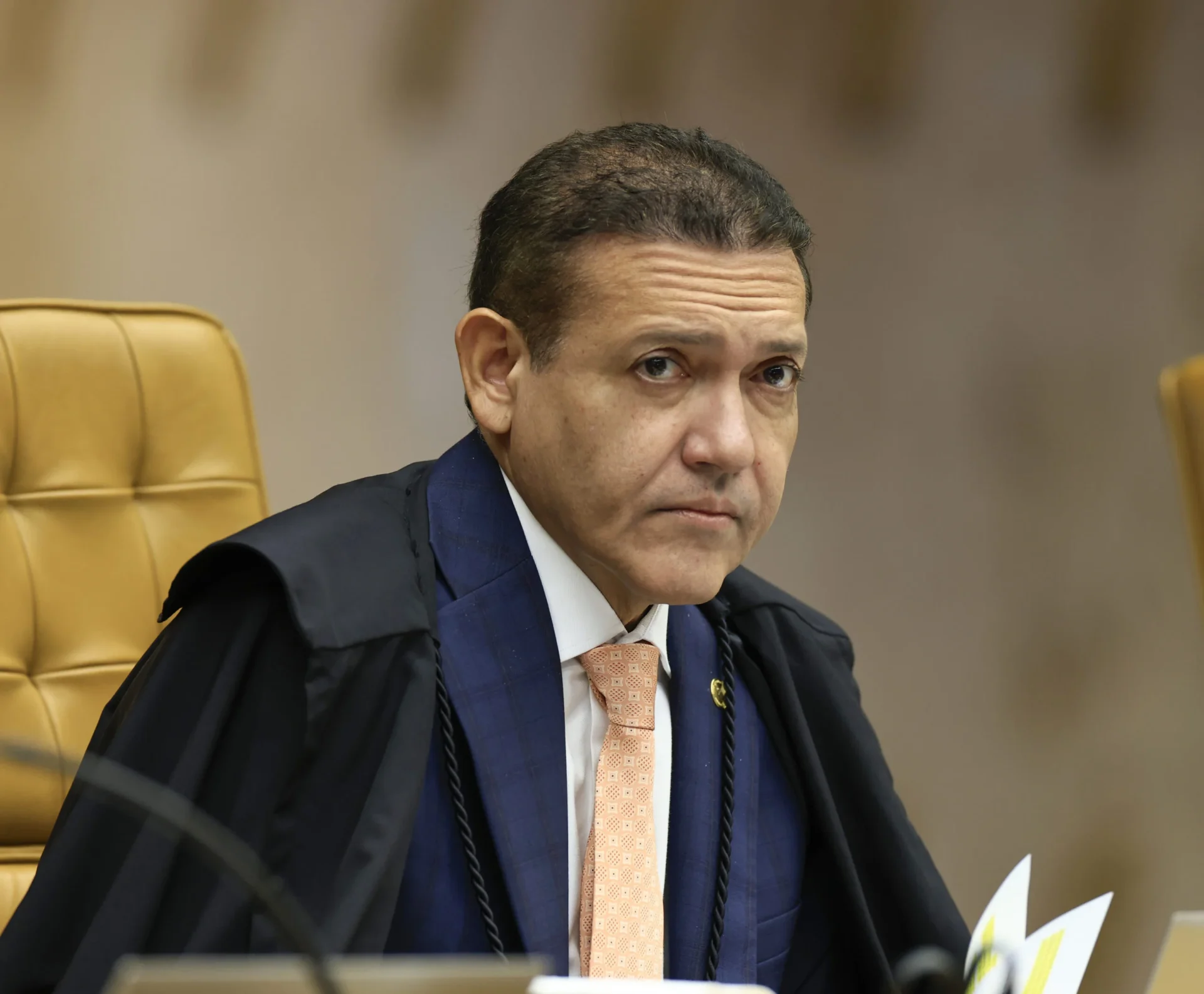 Kássio é acusado de censura após determinar ocultação de pesquisa; Flávio evita comentar