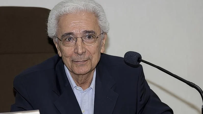 Morre Fernando Novais, o historiador que ensinou o Brasil a olhar para fora de si