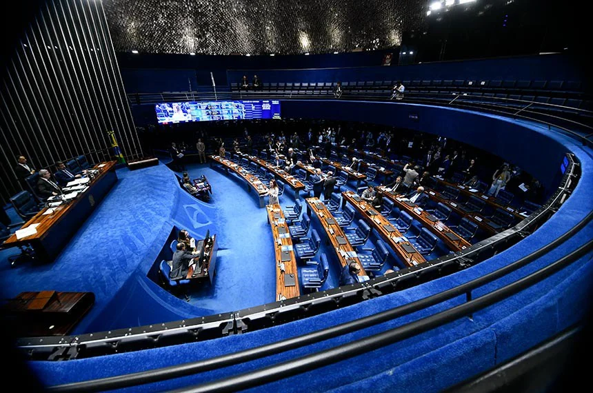 Alcolumbre adia votação de aposentadoria para agentes de saúde