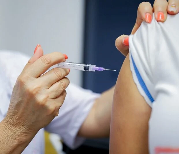 Após casos de sarampo em SP, Saúde recomenda vacinar bebê