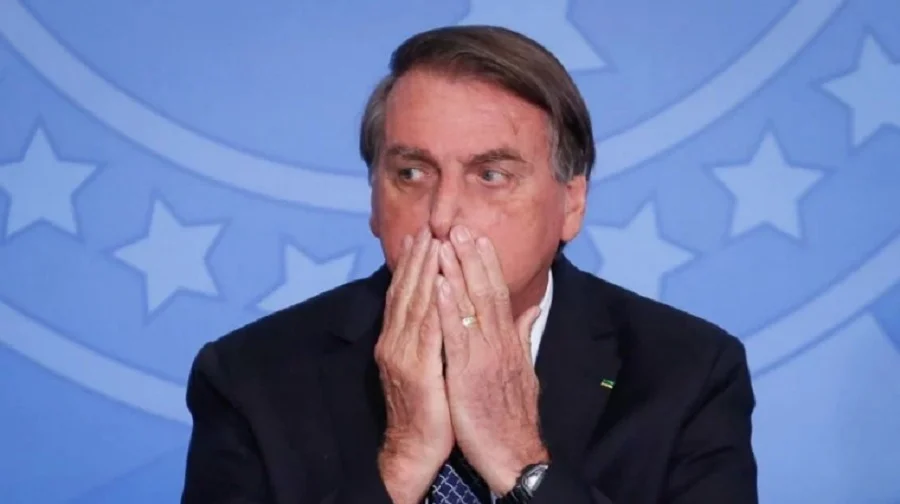 Apreensão de arma de Bolsonaro reduz chance de Moraes prorrogar prisão domiciliar
