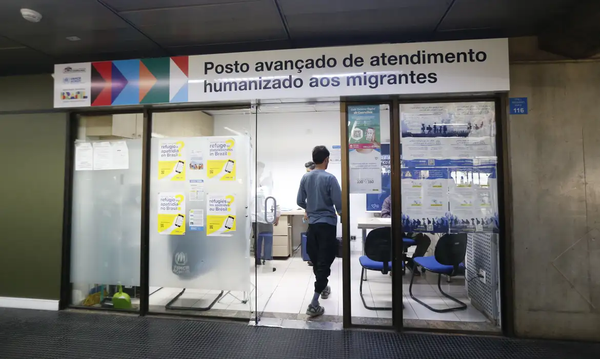 Cubanos lideram pedidos de refúgio no Brasil em 2025