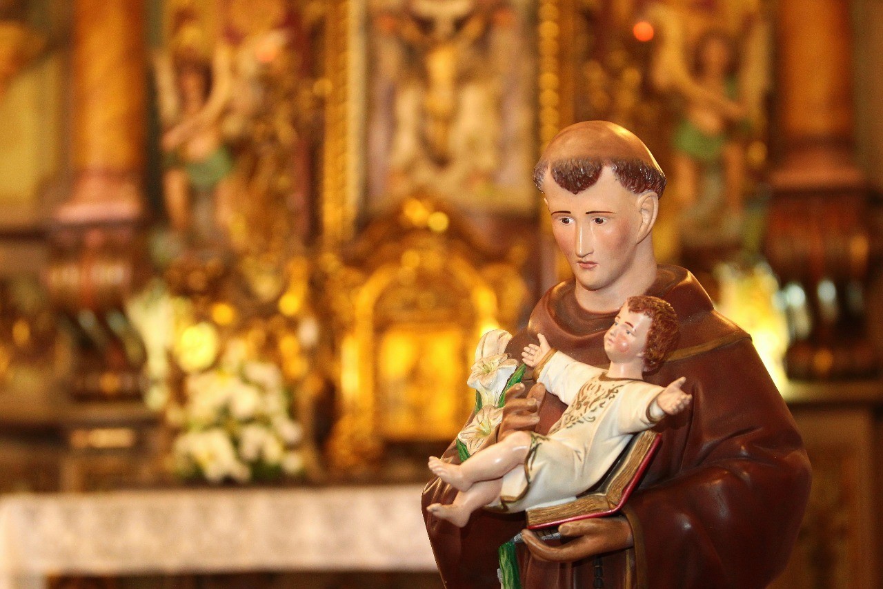 Dia de Santo Antônio é celebrado com missas, procissões e quermesses na Baixada Santista; confira