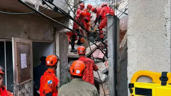 Duas crianças morrem em desabamento de casa na Ilha do Governador (RJ)