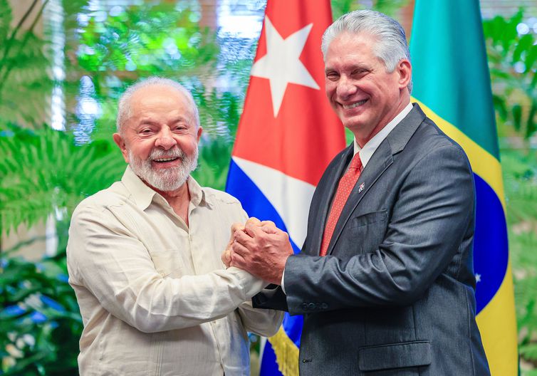 EUA impõem novas sanções ao presidente cubano e a integrantes da família Castro