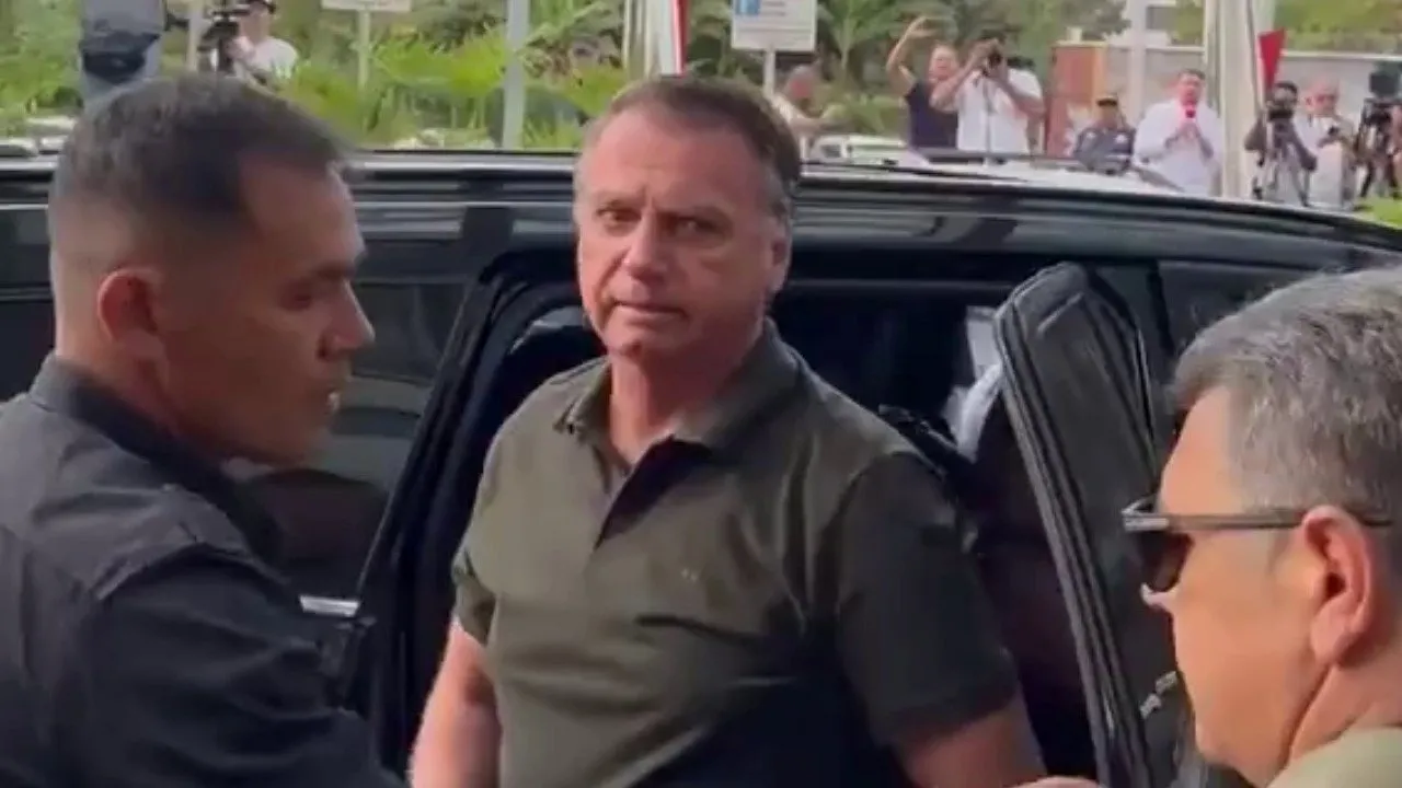 Escolta de Bolsonaro impede que ex-presidente seja intimado