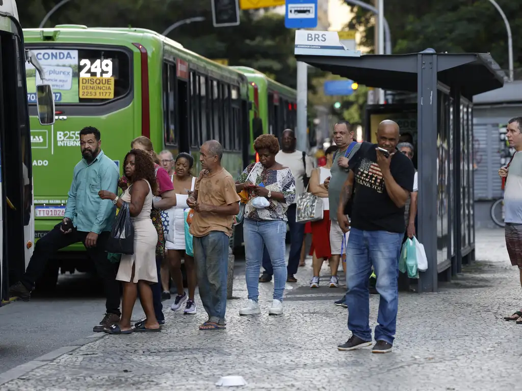 Fim da escala 6×1 beneficiaria 37 milhões de trabalhadores