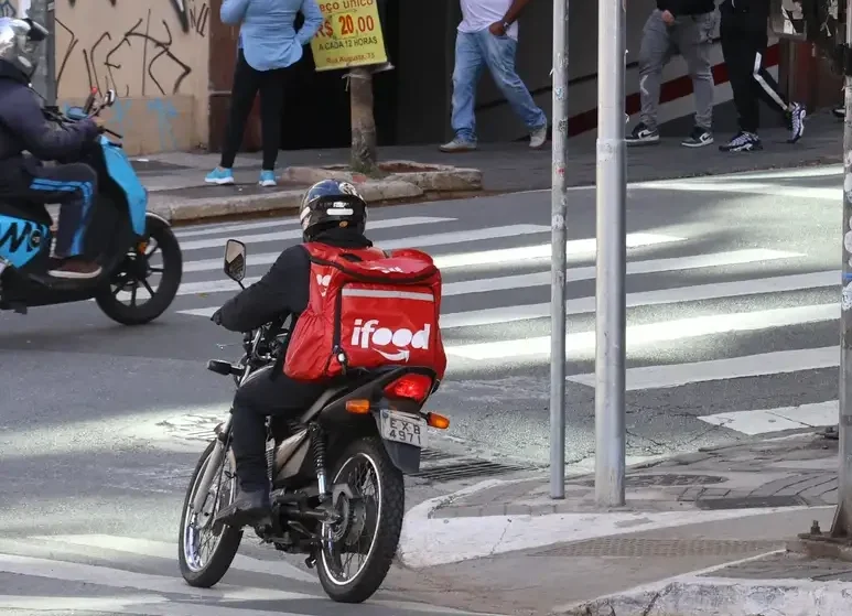 Governo amplia crédito para motociclistas de aplicativos