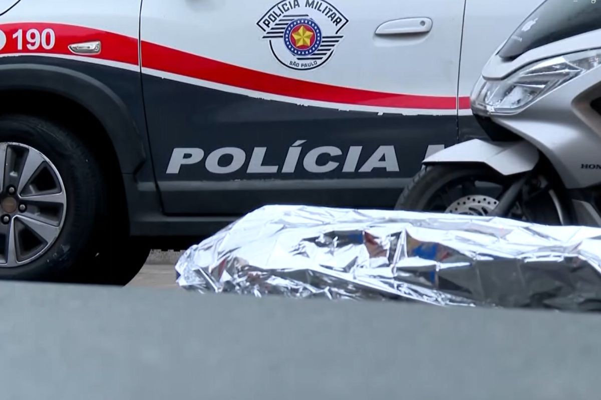 Homem em situação de rua é morto com tiro na cabeça no Centro de Santos, SP
