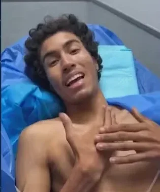 Jovem resgatado depois de 4 dias sob escombros na Venezuela