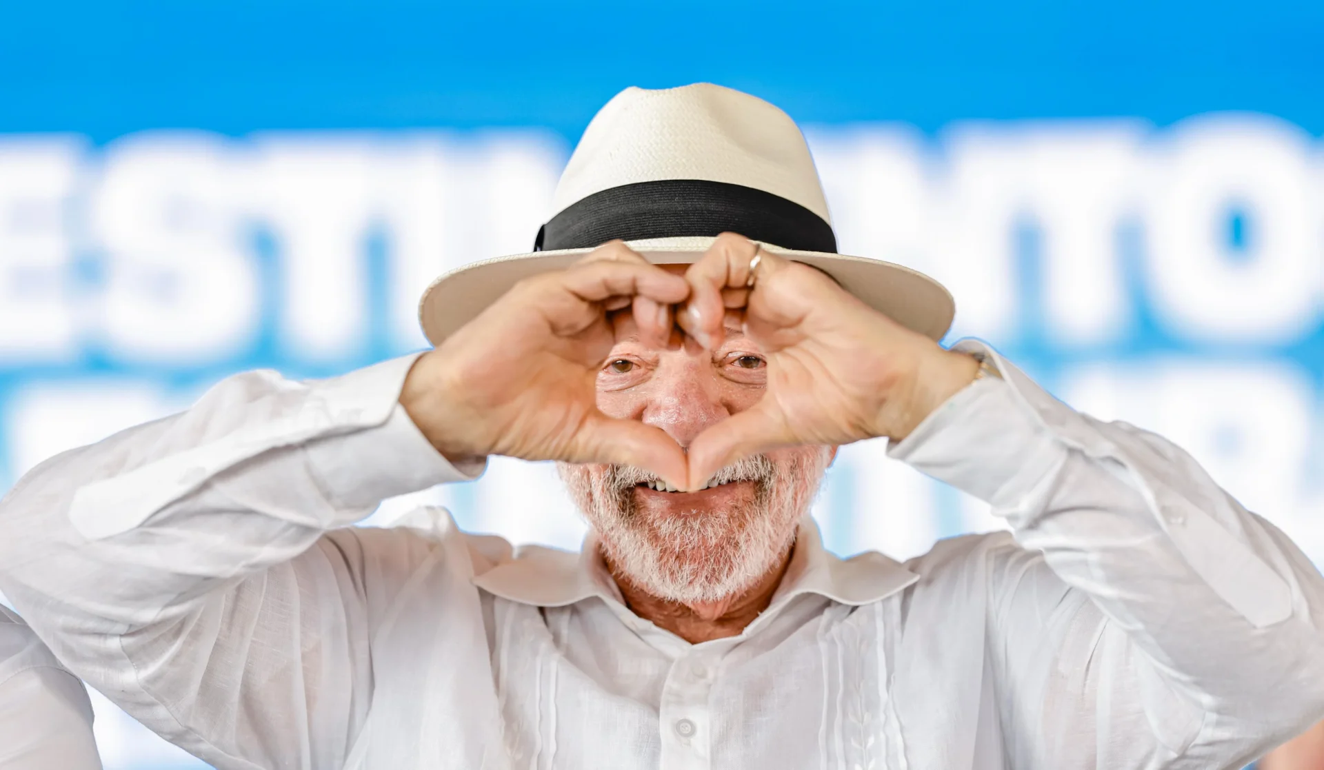Lula diz que terminou radioterapia; cura do câncer de pele