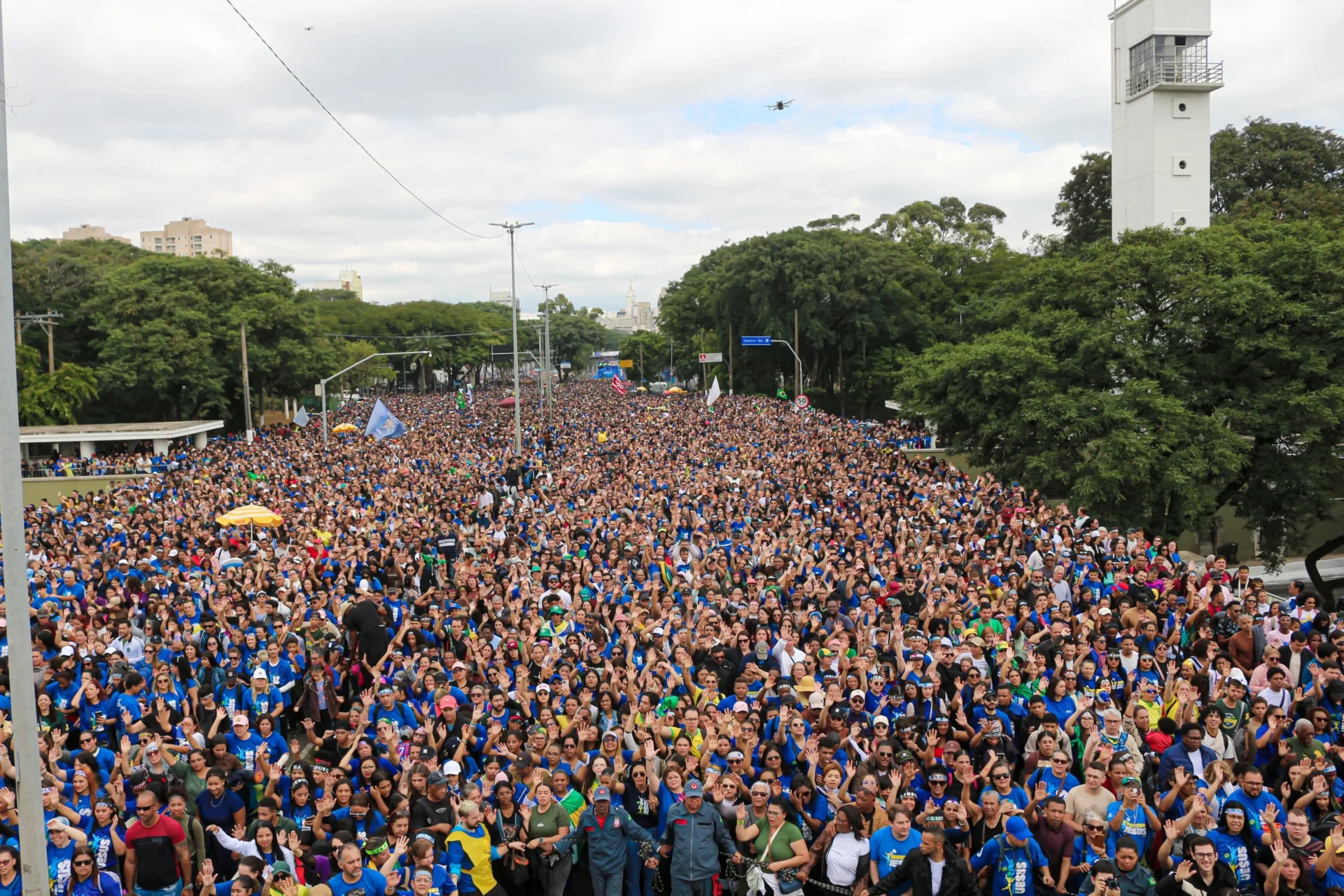 Marcha para Jesus reúne público evangélico em São Paulo