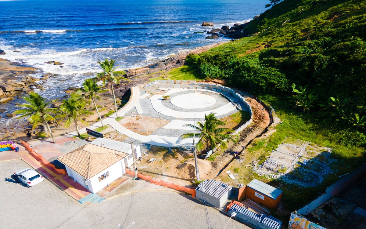 Nova atração de Itanhaém, Mirante do Morro do Paranambuco segue em construção