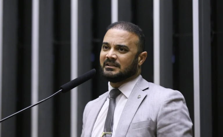 PL sobre abuso policial é rejeitado por “bancada da bala”