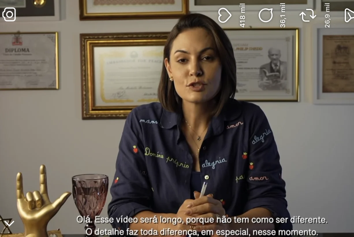 Saiba o que significa objeto em mesa de Michelle Bolsonaro