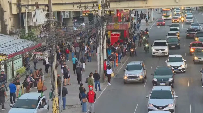Segundo dia de greve dos rodoviários reduz circulação de ônibus no RJ