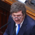 governo Milei privatiza hidrovia no rio Paraná